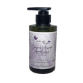 This nourishing blend is infused with Chondrus Crispus, Irish Sea Moss and an exciting blend of herbs and oils. The Sweet Orange with 100 % Pure Orange Oil, and Cinnamon blends perfectly to heighten the senses. The rich emollient formula hydrates and conditions leaving your skin supple and irresistible to the touch.